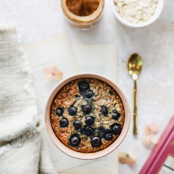 banana and blueberry baked oats